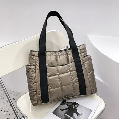 Bolsa Mia Puffer Tote Grande de Ombro