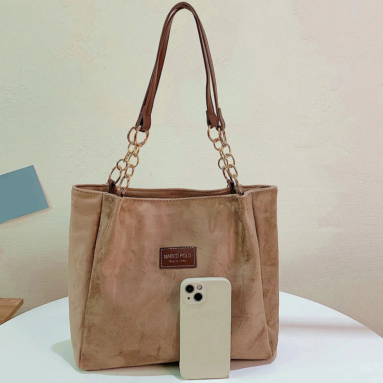 Bolsa Naomi Grande de Ombro em Suede